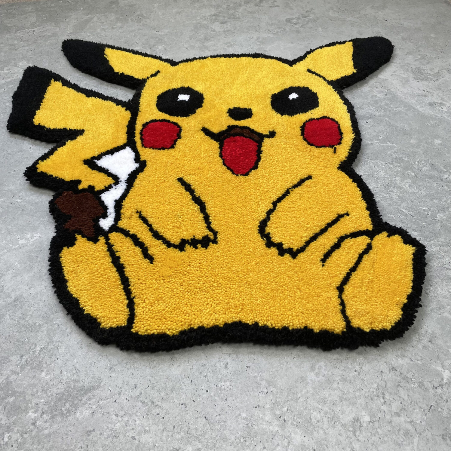 Ręcznie tworzony dywan – EctasRęcznie tworzony dywan – Pokemon Pikachu