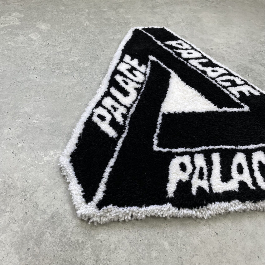 Ręcznie tworzony dywan - Palace Logo