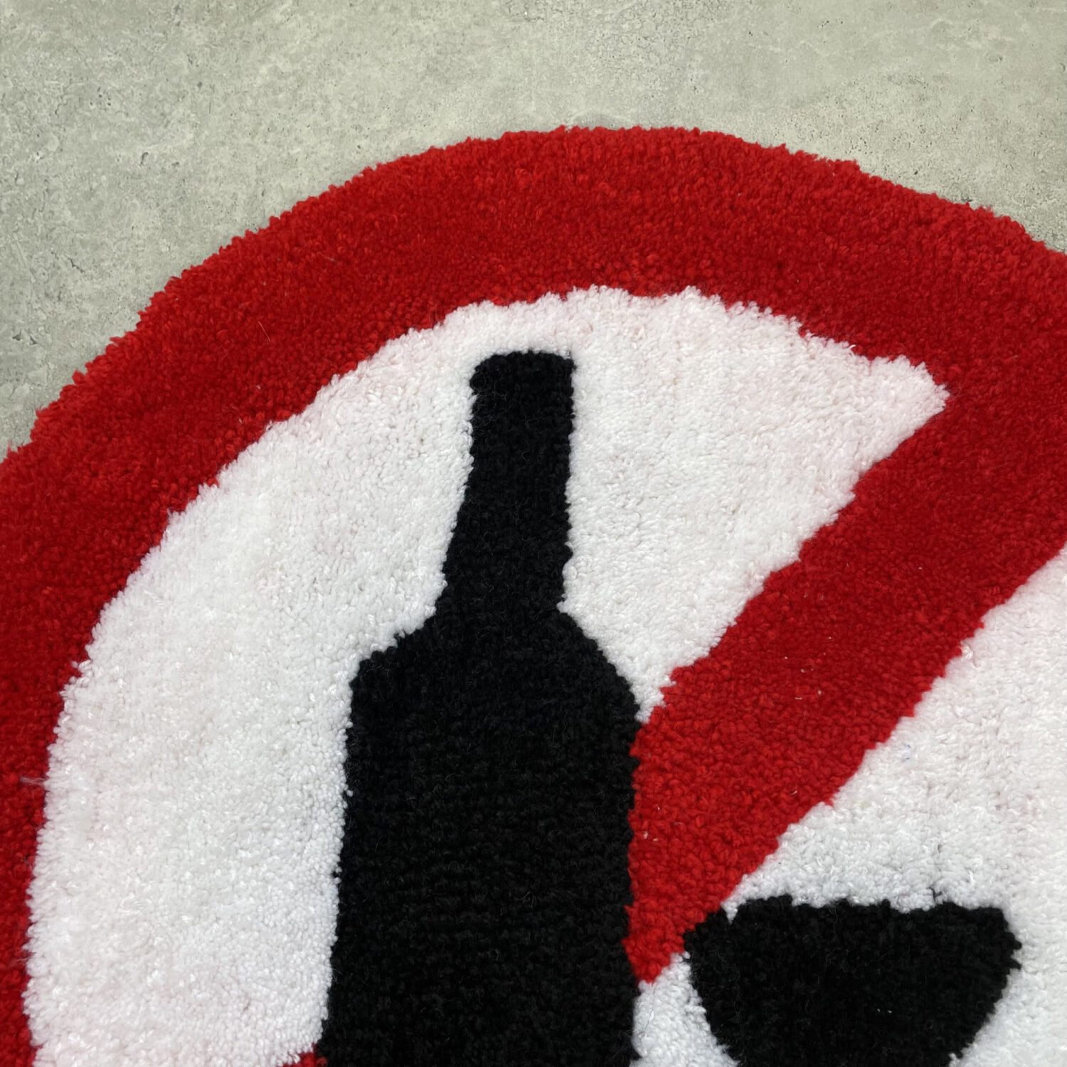 Ręcznie tworzony dywan – Alcohol