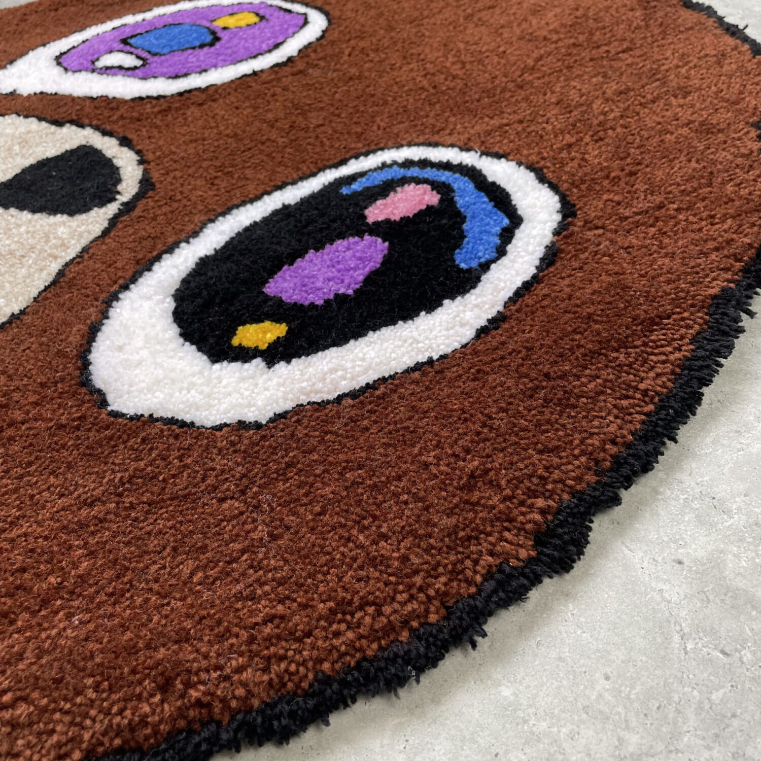 Ręcznie tworzony dywan – Misiek